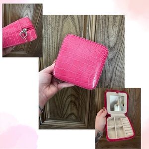 PINK JEWELRY TRAVEL CASE